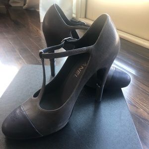 Chanel Shoes size 7.5 Chau Overtes
